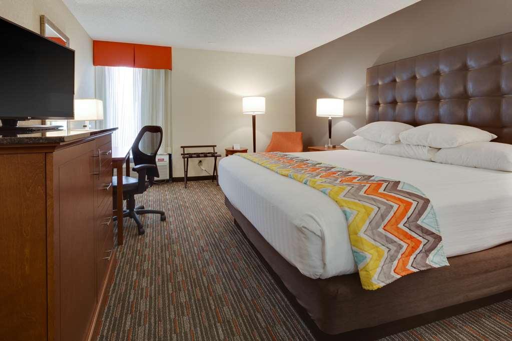 Drury Inn & Suites Columbia Stadium Boulevard Room photo